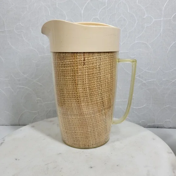 Vintage Rafia Insulated Pitcher 4 Cups Woven Burlap MCM Tiki Boho Beach Pool - Picture 12 of 16
